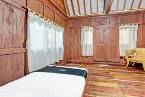 华丽双人房 | 办公桌、笔记本电脑工作区、免费 WiFi、床单