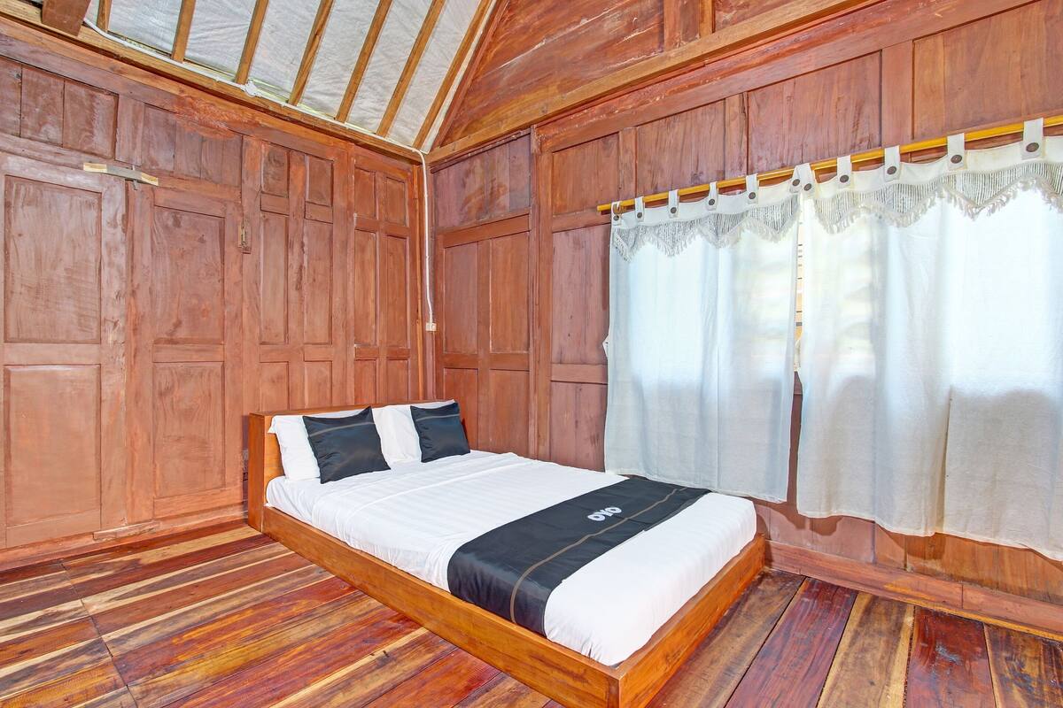 Deluxe Double Room | 1 bedroom, desk, laptop workspace, free WiFi