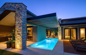 Beheizter Pool