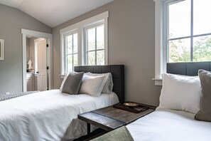 3 bedrooms, desk, free WiFi, bed sheets