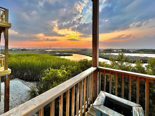Dog Friendly | Beautiful Water and Bridge Views | Casa de Agua