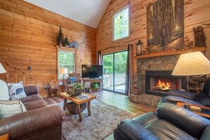 Smart TV y chimenea