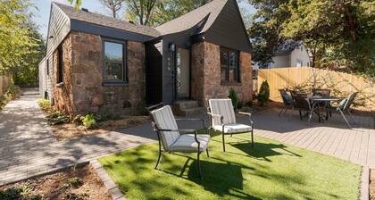 Charming Cottage Near UCO, Edmond