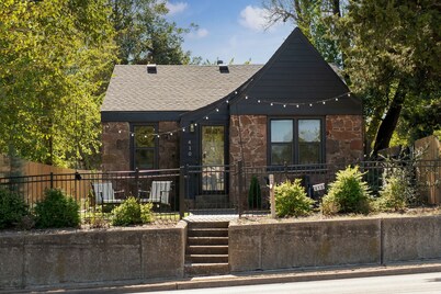 Campus Cottage UCO Route 66, Edmond