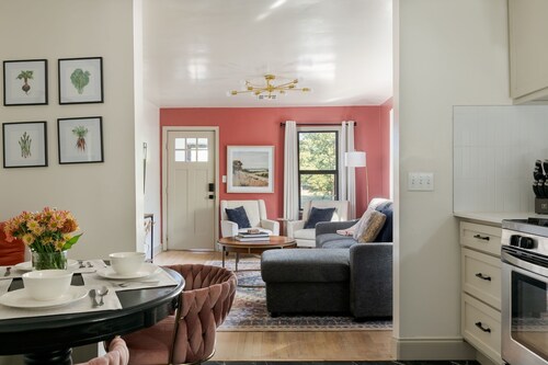 Charming Cottage Near UCO, Edmond