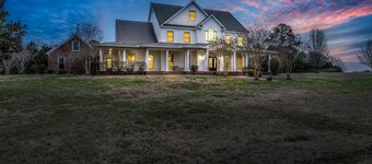 Close to MSU | Spacious | Grill Deck