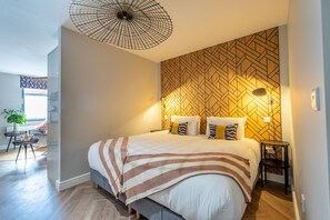 1 bedroom, iron/ironing board, Internet - A couples retreat that sleeps 2 guests in 1 bedroom (York)