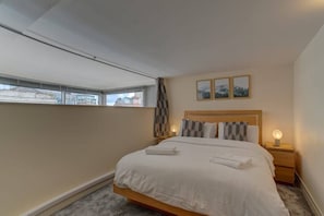 1 bedroom, iron/ironing board, travel cot, WiFi
