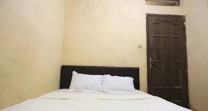 SPOT ON 92569 Anto Homestay SyariahNearPelabuhan Feri Harbor Bay