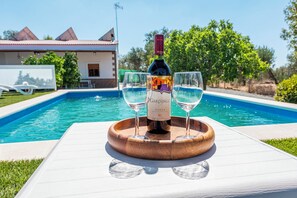 Outdoor pool - Holiday Home Adalid, Seville Countryside (La Puebla de Cazalla)