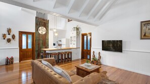 Interior - Twin Peaks - Kangaroo Valley (Kangaroo Valley)