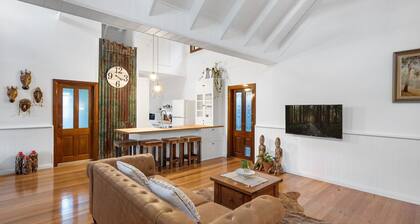 Twin Peaks - Kangaroo Valley