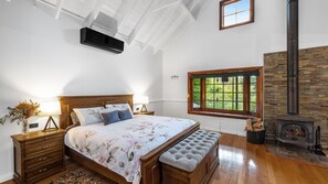 1 bedroom, iron/ironing board, bed sheets