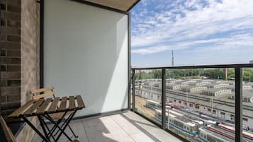 Standard-huoneisto | Näkymä parvekkeelta