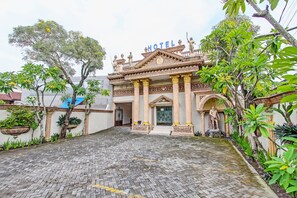 Fachada da propriedade