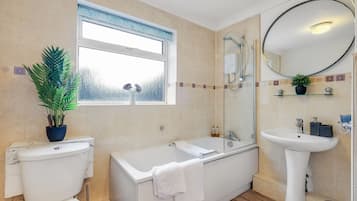 Apartment | Bathroom | Towels