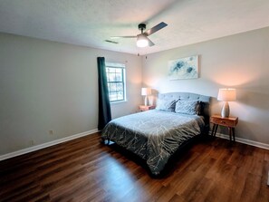 2 bedrooms, iron/ironing board, WiFi, bed sheets