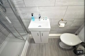 ฝักบัว, ผ้าเช็ดตัว