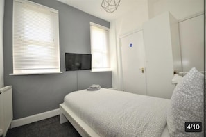 Free WiFi, bed sheets