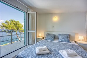 Departamento estándar, 1 habitación, frente al mar (Valdarke Seaside Apartment) | 1 habitación, tabla de planchar con plancha, wifi gratis y ropa de cama 