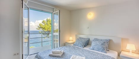 Standard Apartment, Multiple Bedrooms, Sea Facing (Valdarke Seaside Apartment)