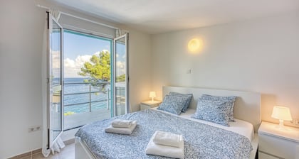 Valdarke Seaside Apartment