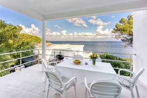 Terrace/patio - Valdarke Seaside Apartment (Mali Losinj)