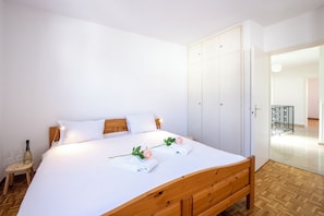 2 bedrooms, free WiFi, bed sheets - Casa Carolina (Losone)