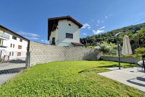 Maison Familiale, plusieurs chambres, côté montagne (Casa Carolina 1) | Enceinte de l’hébergement