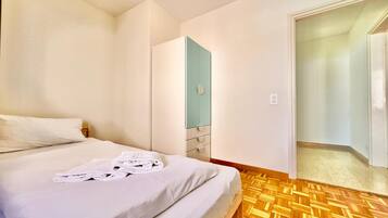 Family House, Multiple Bedrooms, Mountainside (Casa Carolina 1) | 2 bedrooms, free WiFi, bed sheets