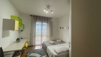 3 Schlafzimmer, Schreibtisch, Bügeleisen/Bügelbrett, kostenloses WLAN