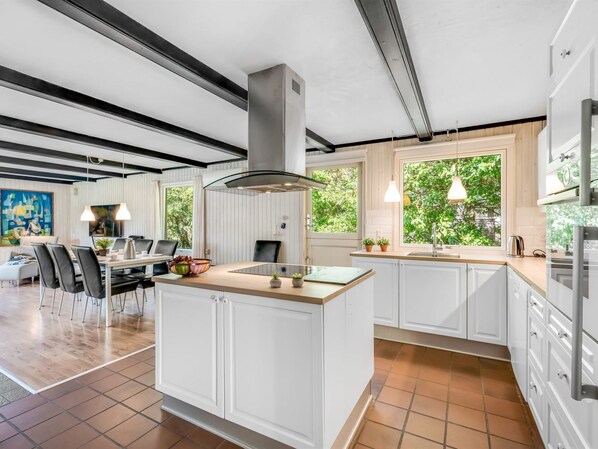 Fridge, microwave, oven, dishwasher - "Yall" - 1km from the sea by Interhome (Vejers Strand)