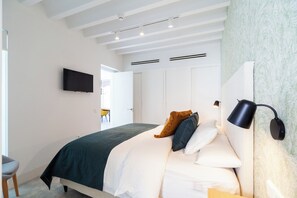 2 slaapkamers, een bureau, reisbedje, gratis wifi