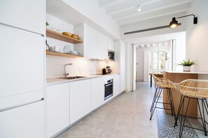 Fridge, microwave, oven, dishwasher