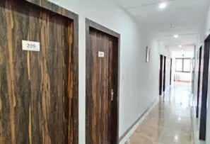 المنشأة من الداخل