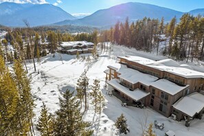 Exterior - Lux GNP Retreat with Hot Tub and Game Room (Coram)