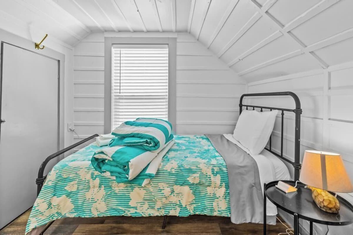 Photo 29 of Adorable Uptown Cottage-Steps to attractions! Perfect for families and couples!
