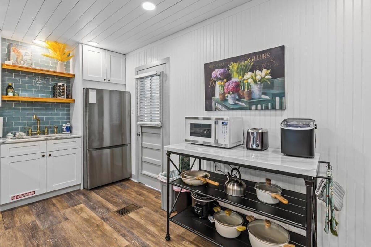 Photo 15 of Adorable Uptown Cottage-Steps to attractions! Perfect for families and couples!
