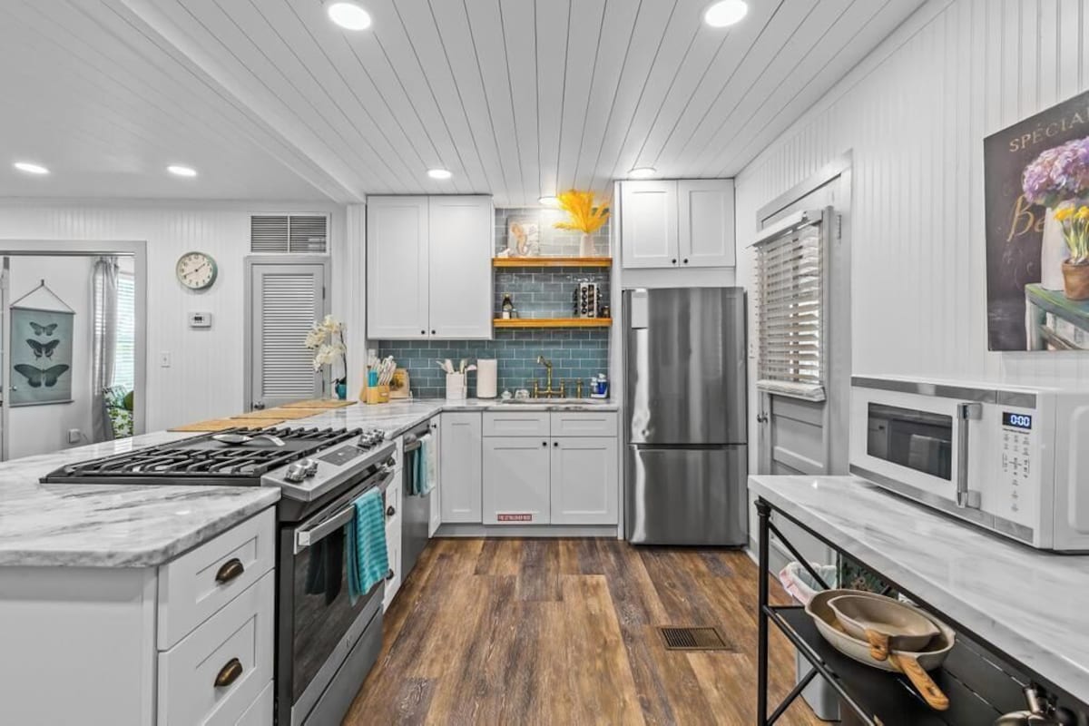 Photo 16 of Adorable Uptown Cottage-Steps to attractions! Perfect for families and couples!