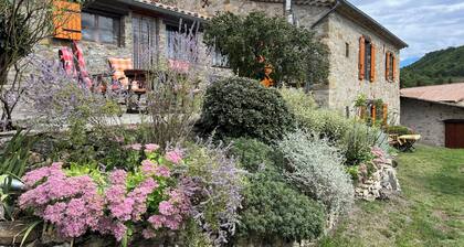 Une bergerie accueillante avec vue imprenable sur les Baronnies provencales
