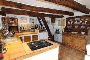 Réfrigérateur, four, plaque de cuisson, lave-vaisselle