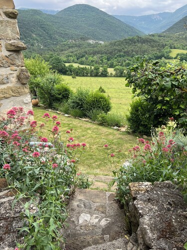 Bergerie Nichée Dans un Écrin de Verdure