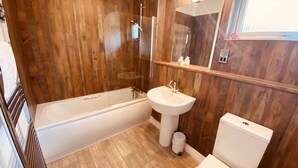 Comfort-Ferienhütte | Badezimmer