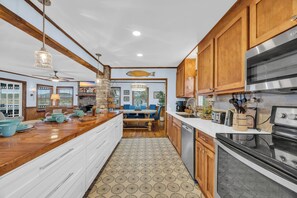 Dishwasher, coffee/tea maker