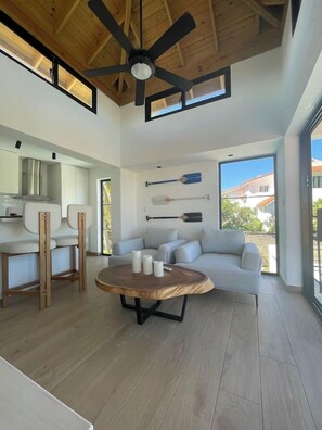 TV - Beachside Villa with Private Pool (Cabarete)