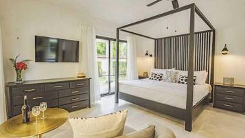 4 bedrooms, iron/ironing board, WiFi, bed sheets
