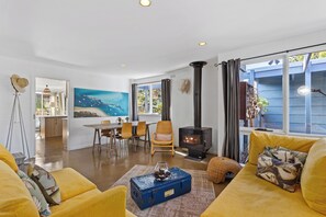 TV, fireplace, table football, books - Ocean Beach Cove: 4 BR, 1 BA House in Rye, Sleeps 8 (Rye)