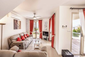 Vila (2 Bedrooms) | Parte interna