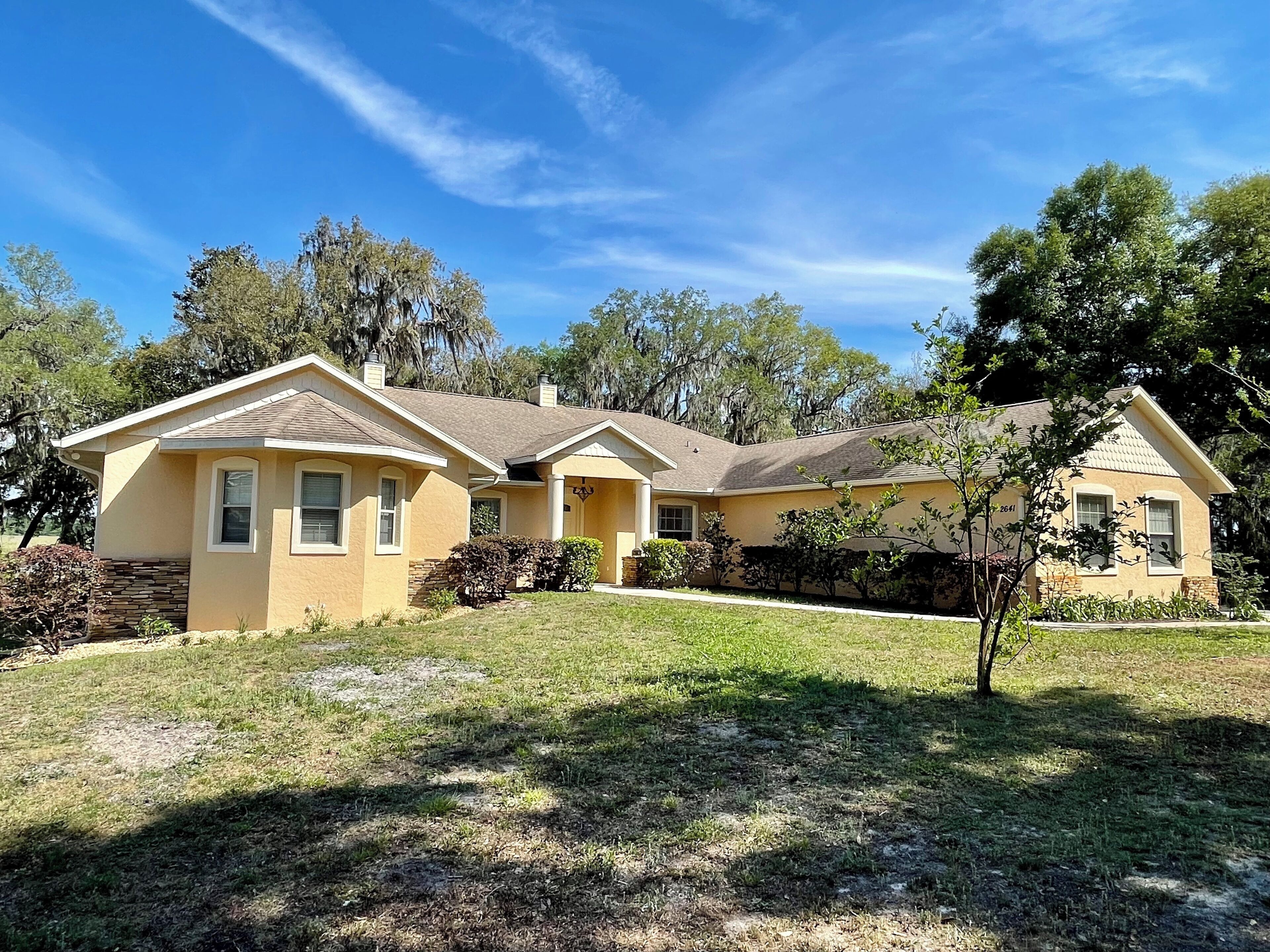 Large, spacious 4 BR Lake House w/ private dock- perfect for families!
