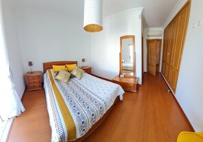 4 Schlafzimmer, Bügeleisen/Bügelbrett, WLAN, Bettwäsche